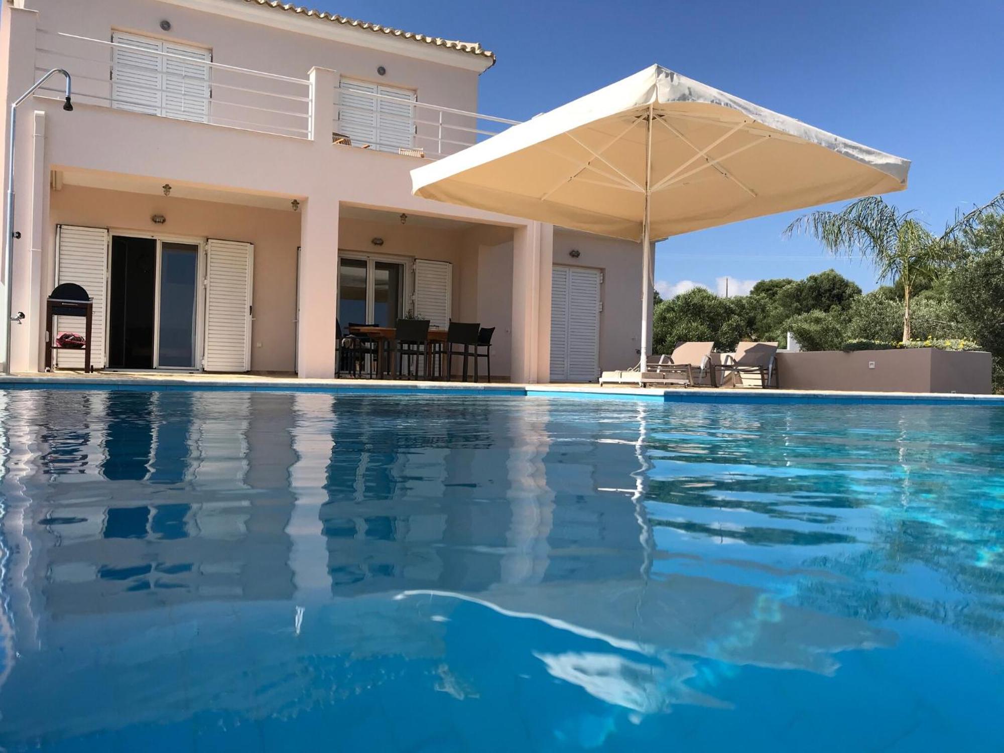 Luxurious Villa In Peloponnese With Swimming Pool Kamária المظهر الخارجي الصورة